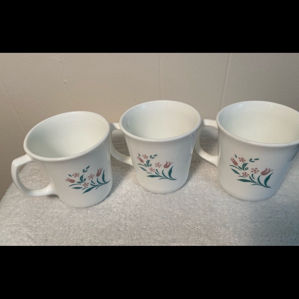 Set of 3 Vintage Corningware Mugs - Picture 3 of 5